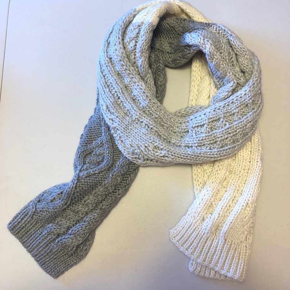❄️GAP Cable-Knit Colorblock Scarf (NEVER WORN)